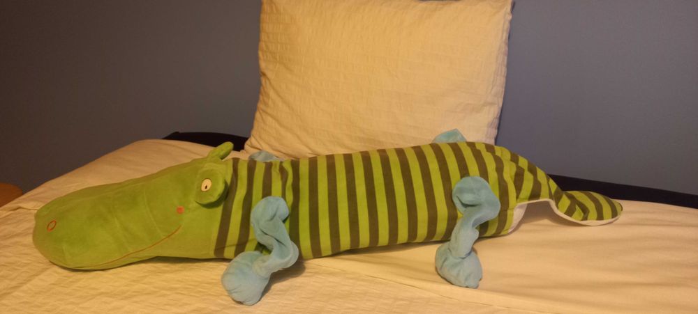 Peluche crocodilo 80cm  ikea