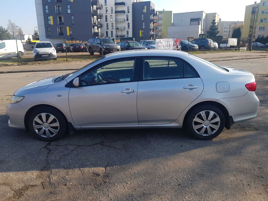 Toyota Corolla 1.6 124KM + HAK