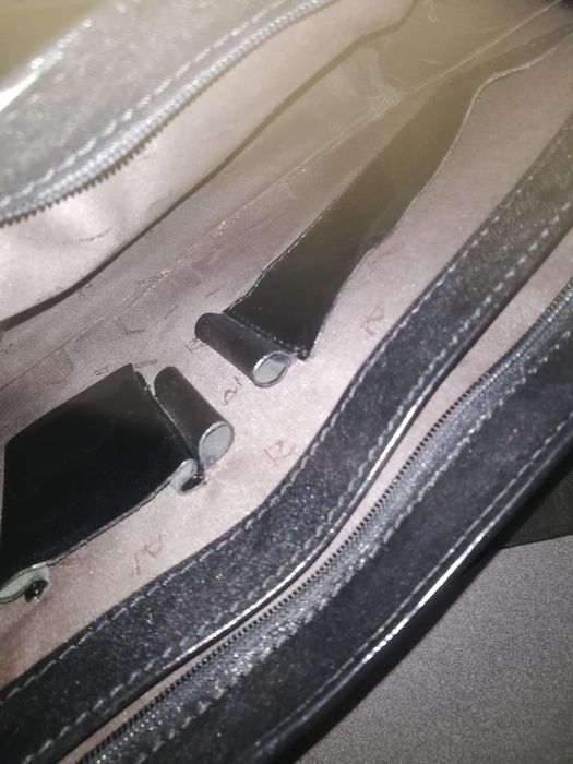 Mala em pele verdadeira preta