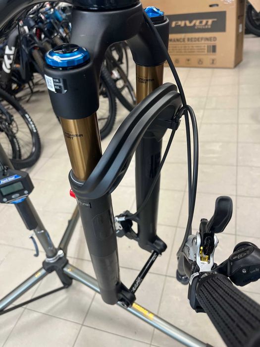 pivot AMPD  Team  "L " avinox m2s