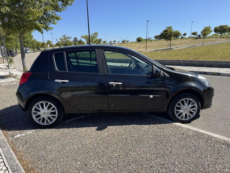 Renault Clio III 1.2 16v Authentique - 2008