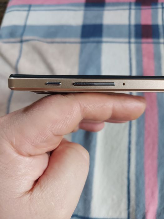 Планшет Aomi u 15 pro 6/64.