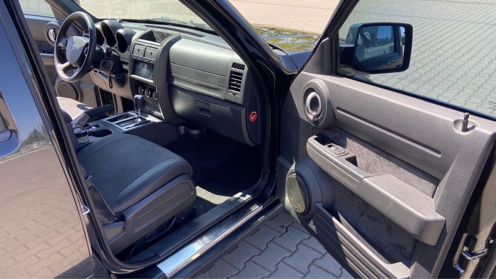 Продам Dodge Nitro