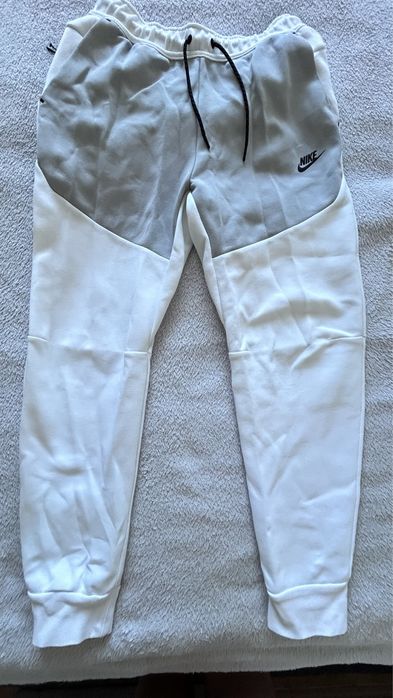 Nike białe spodnie dresowe