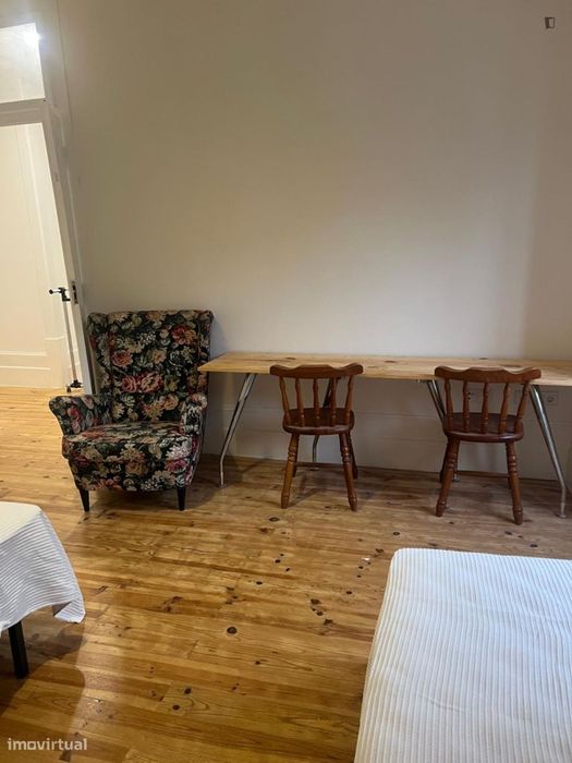 Quarto - localizado em Montes Claros Coimbra