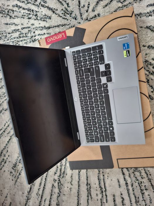 Laptop LENOVO LOQ 17IRX10 17.3" IPS 165Hz i5-13450HX 16GB RAM 512GB SSD GeForce RTX5050 DLSS 4