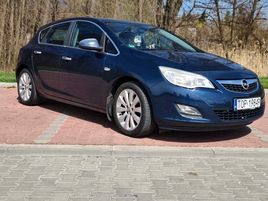 Opel Astra J wersja Cosmo