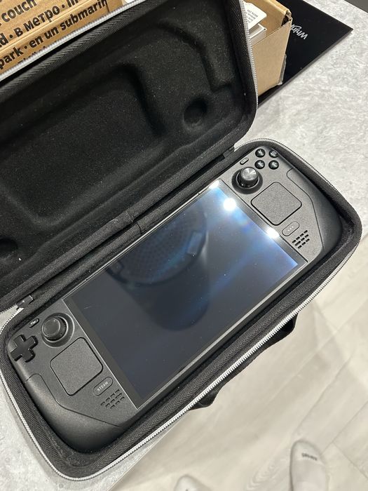 Steam deck Oled i stacja dokująca