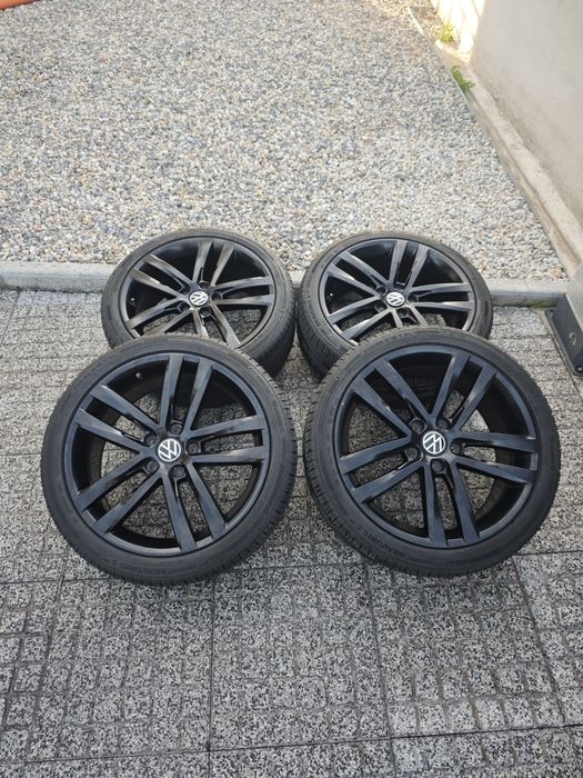 Vendo Jante 18"
Furacão 5x112
Pneus como novos jantes apenas cm 2 arra