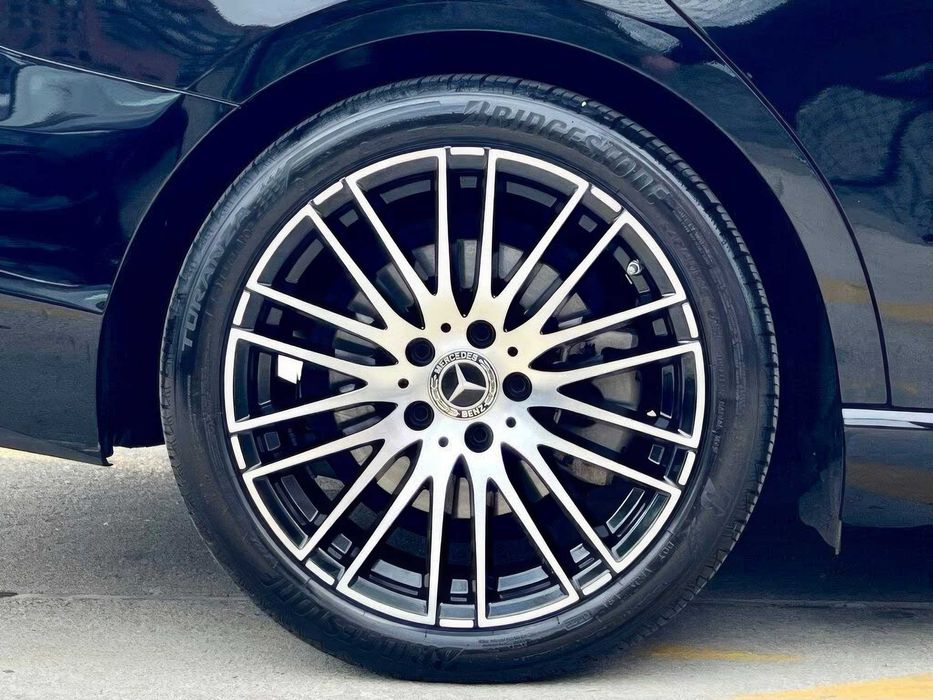 Mercedes-Benz C-Class      2022