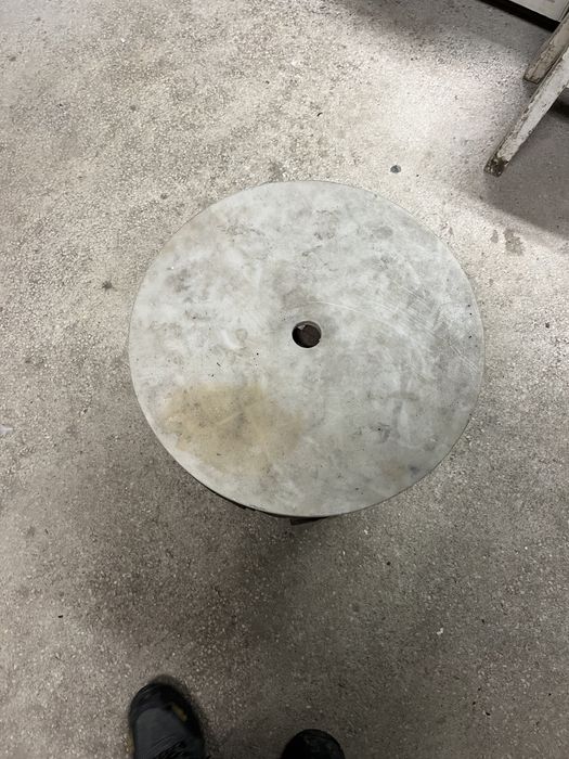 Mesa de ferro antiga