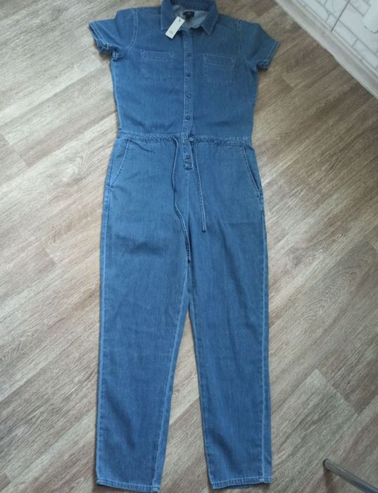Джинсовый комбинезон