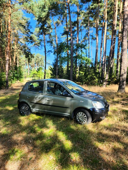 TOYOTA YARIS 1.0 bebzyna 2003 - niezawodna i oszczędna!
