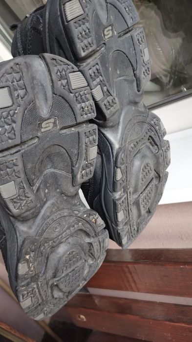 Кросівки Skechers 44+шкарпетки у подарунок