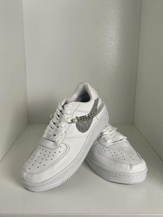 Білі кросівки Nike
