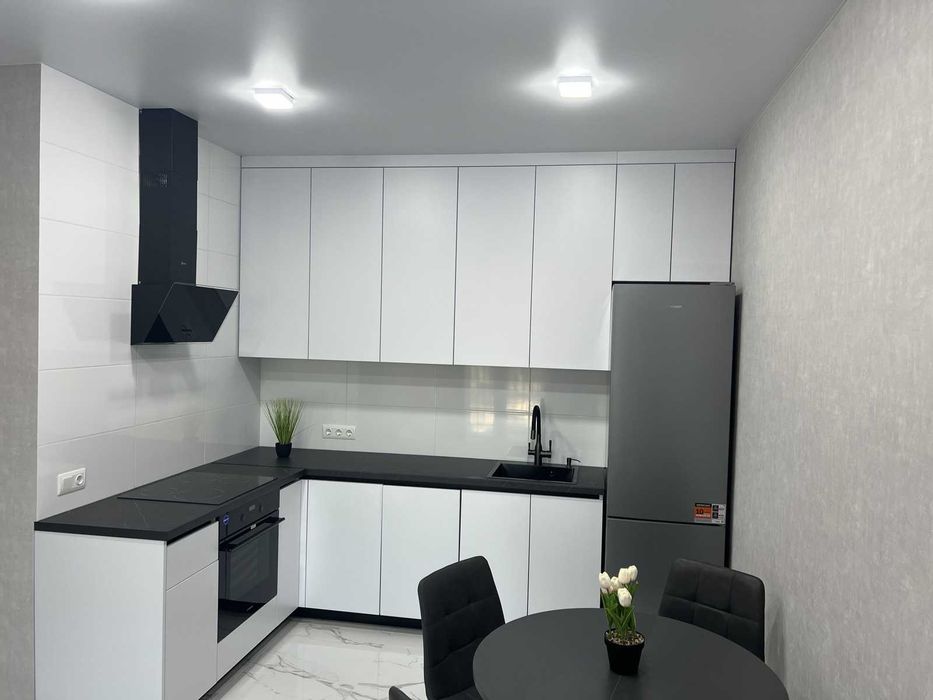 2 комнатная квартира с красивым ремонтом в ЖК Акварель-8 Таирово