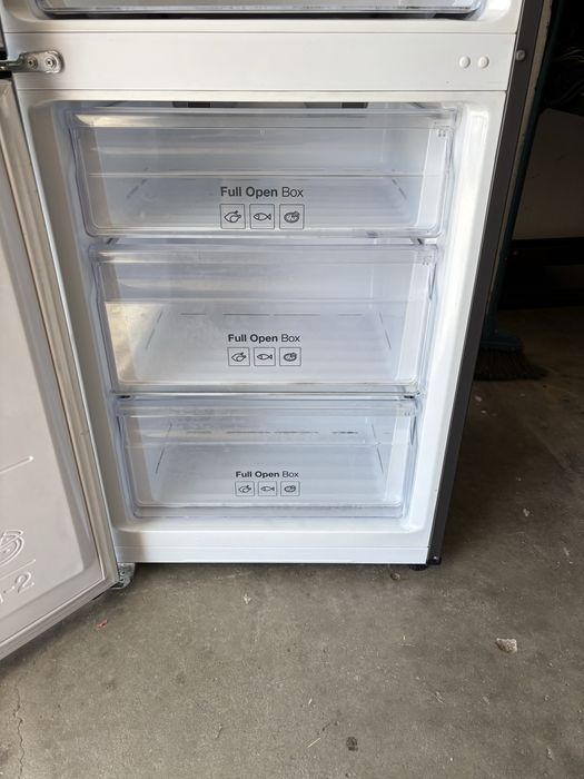 Frigorífico Combinado Samsung No Frost Inox com Dispensador de Água – Estado Impecável