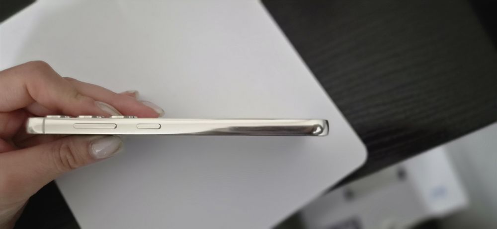 Sprzedam Samsung Galaxy S23