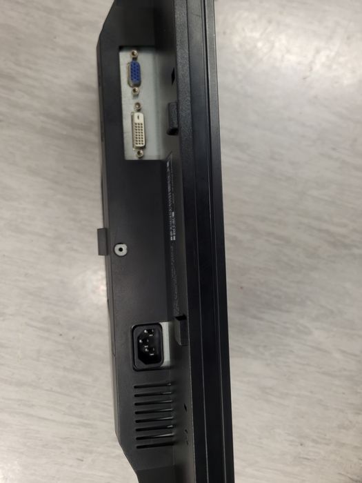 Monitor Dell 22" Full HD (E2211Hb) - Funcional, sem cabos