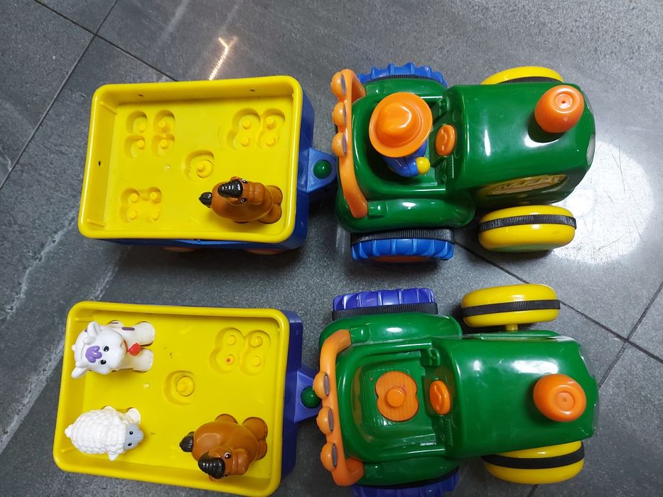 Dwa traktory interaktywne