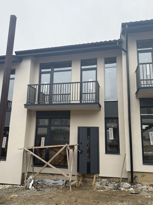 Продається котедж р-н Апартеля, вул.Собранецька