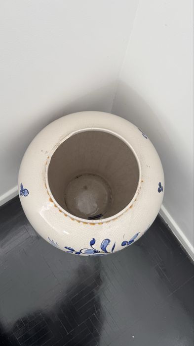 Grande pote Neves Alcobaça Portugal em faiança pintada à mão, 70 cm