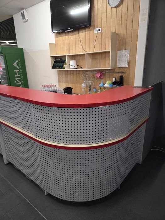 Рецепція, стіл, барна стійка