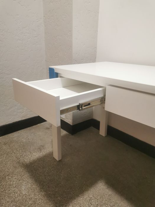 Biurko Ikea rosnące pahl z szufladami