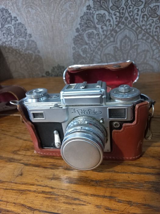 Фотоапарати "Киев" и "Фед 3"