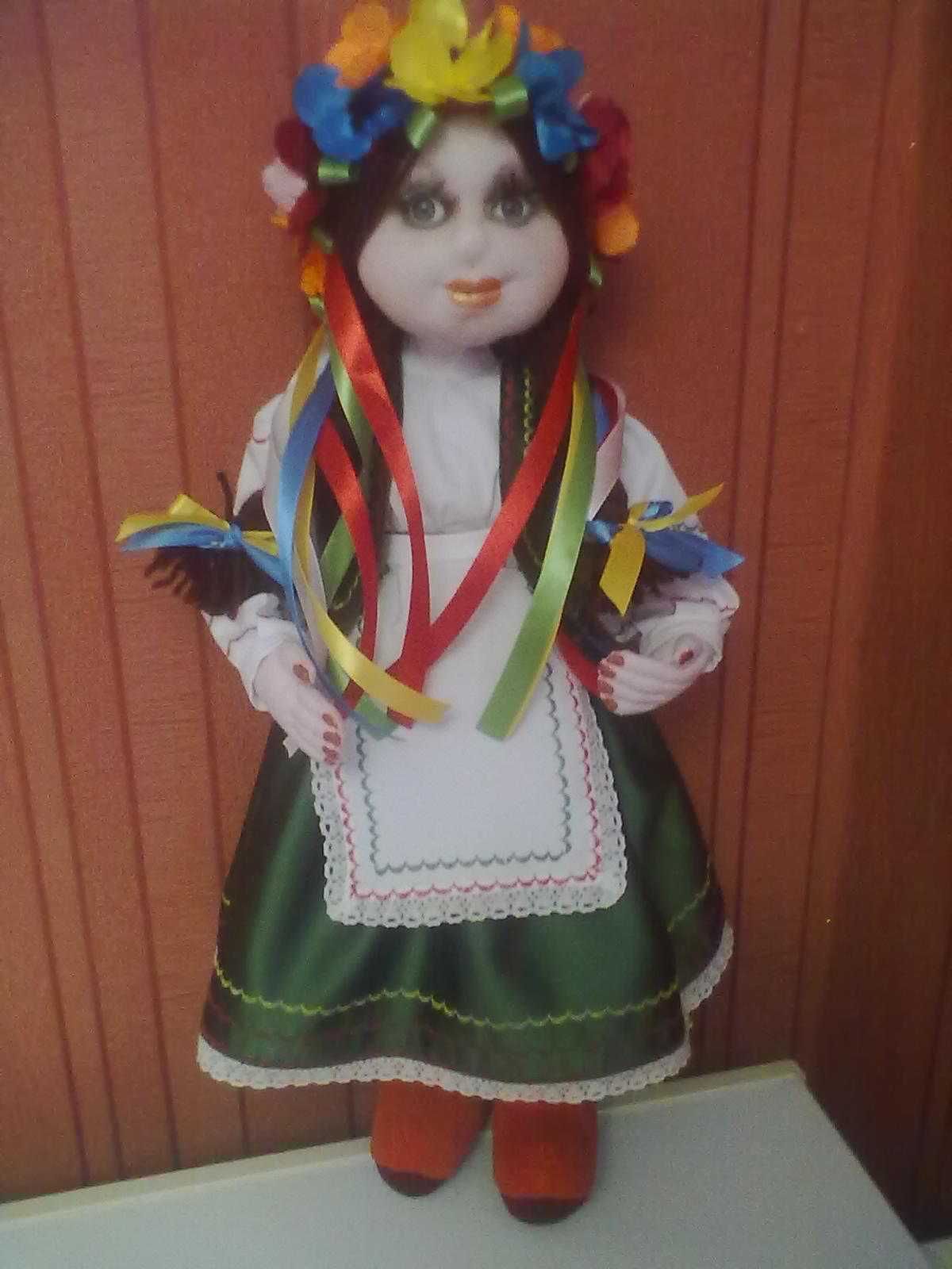 Калужанка делает куклы из капроновых колготок