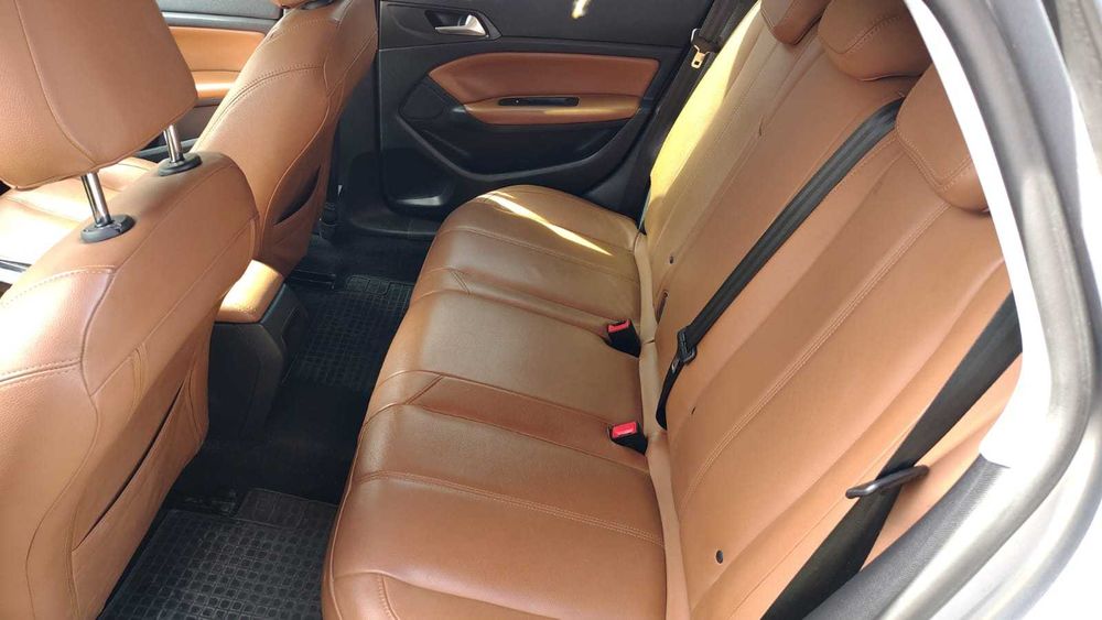 Peugeot 308 SW 2015