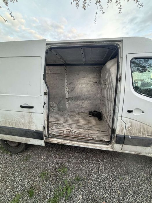 Вантажний бус Opel Movano дизель  2.3  2010 року