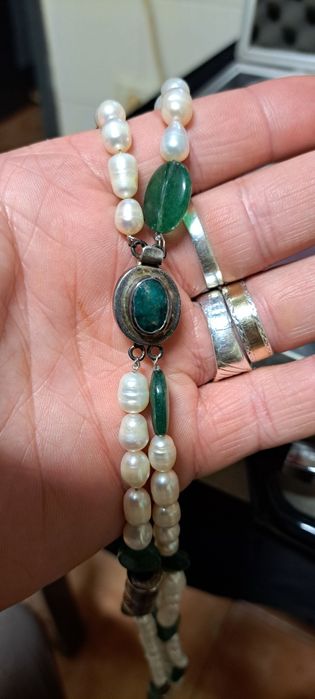 Colar pérolas pedras e prata.