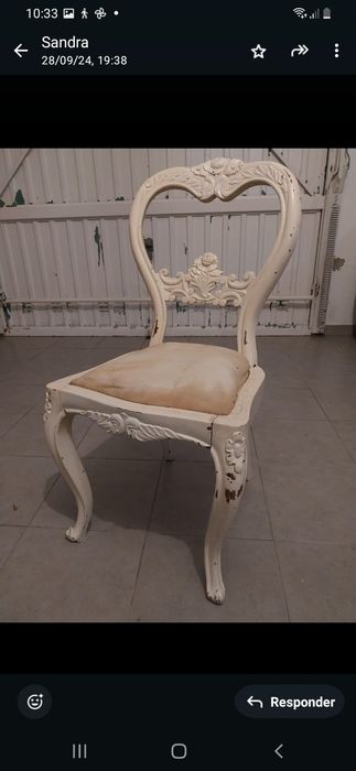 Mobilia de quarto antiga em madeira de qualidade(cadeira, cama e comod