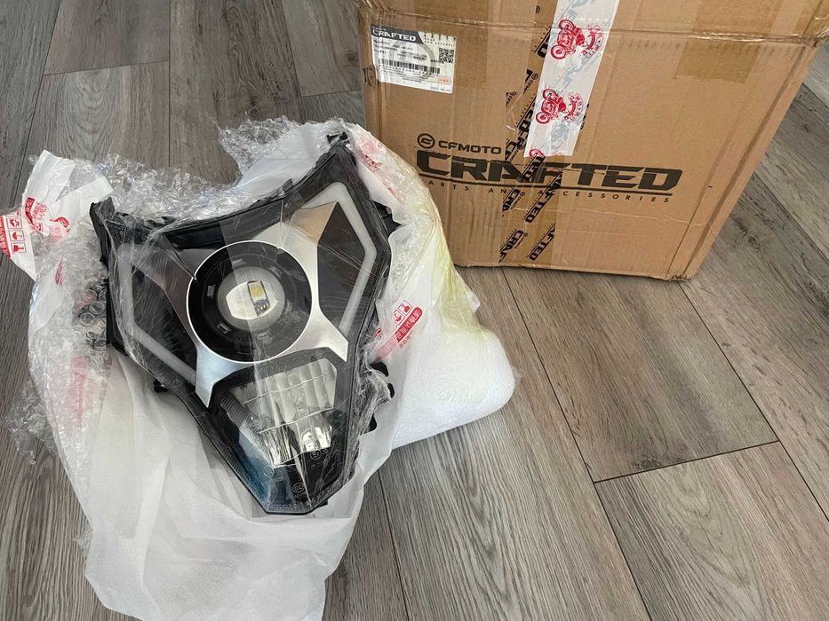 Nowa oryginalna lampa LED do CFMoto 650 MT 2023