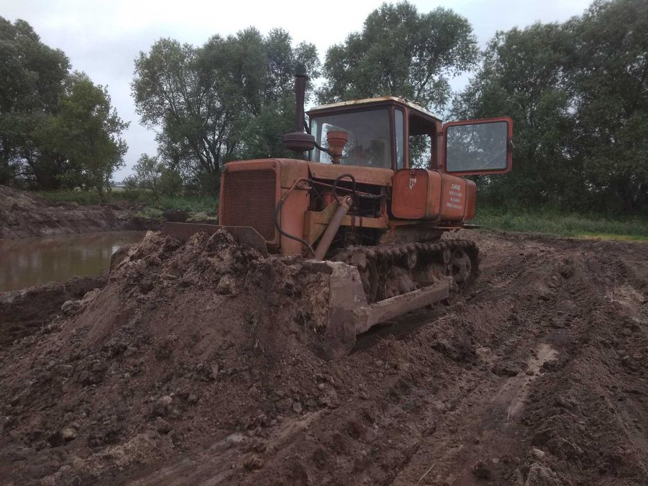 spycharka usługi dt 75 spych dt75 dt niwelacja terenu równanie gruntu