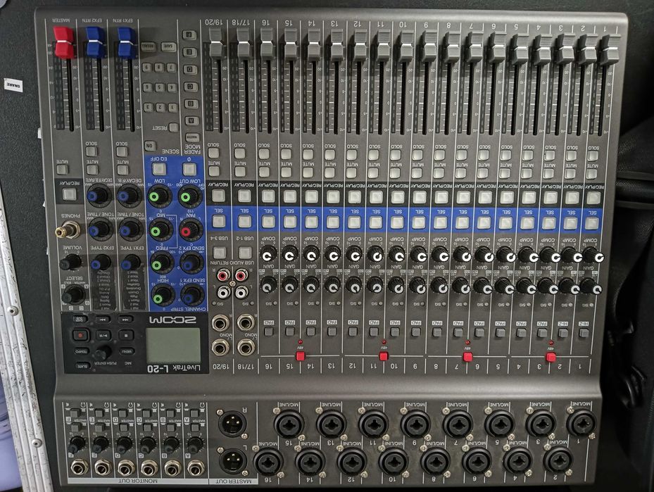 Zoom LiveTrak L-20