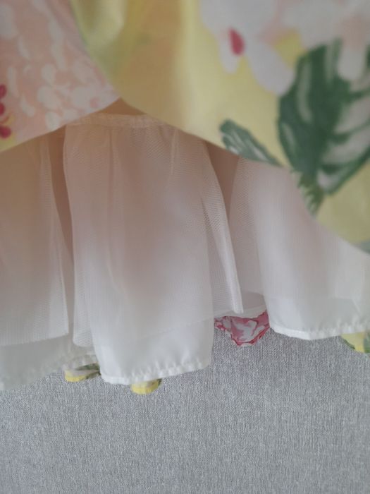 Платье для девочки летнее.  Нарядное.