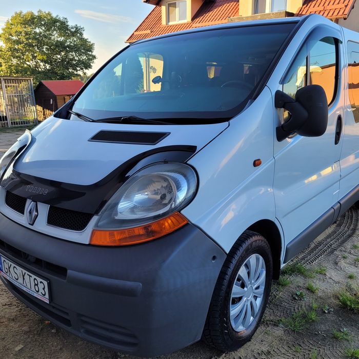 Renault trafic 9 miejsc