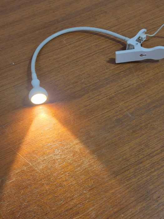 Reflektor z klamrą LED, biały IKEA