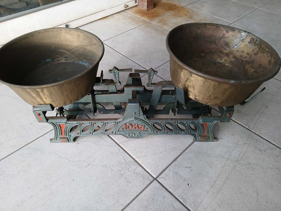 Antiga balança de 10 kilos