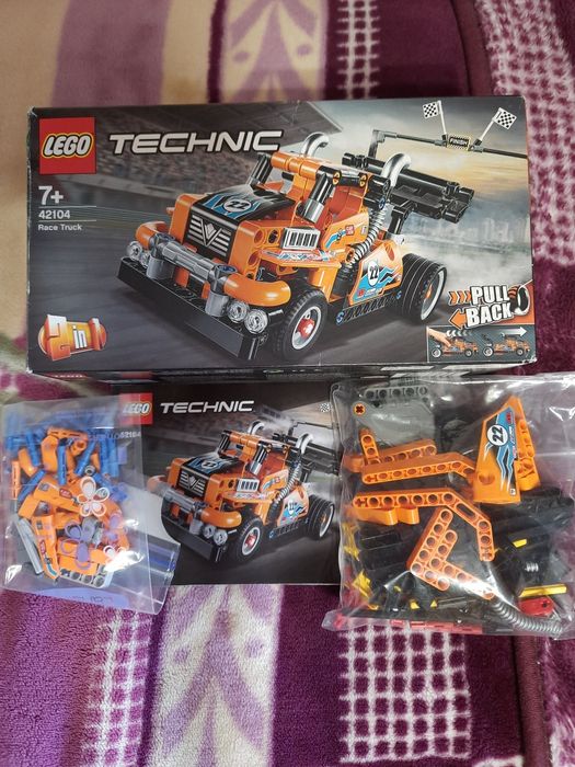 Конструктор LEGO Technic Гоночна вантажівка 42104
