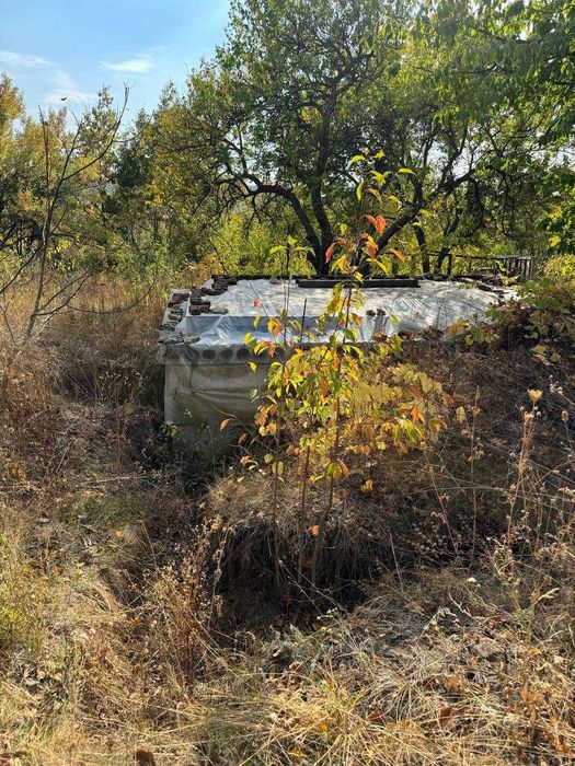 Продам земельный участок 6 соток с подвальным помещением Змиев