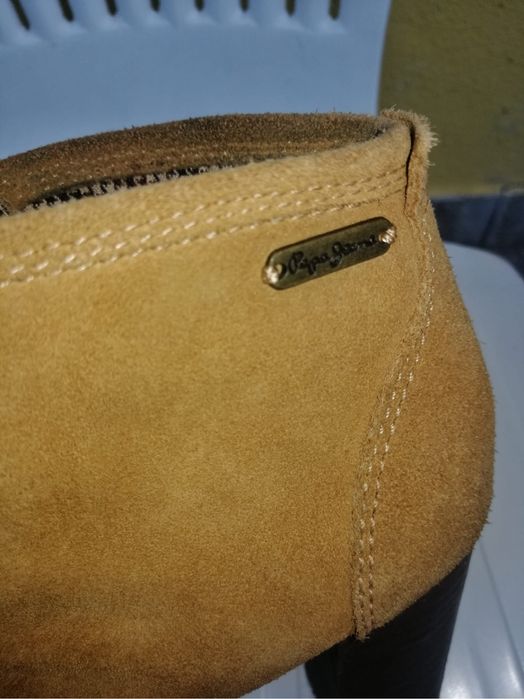 Bota em pele camel