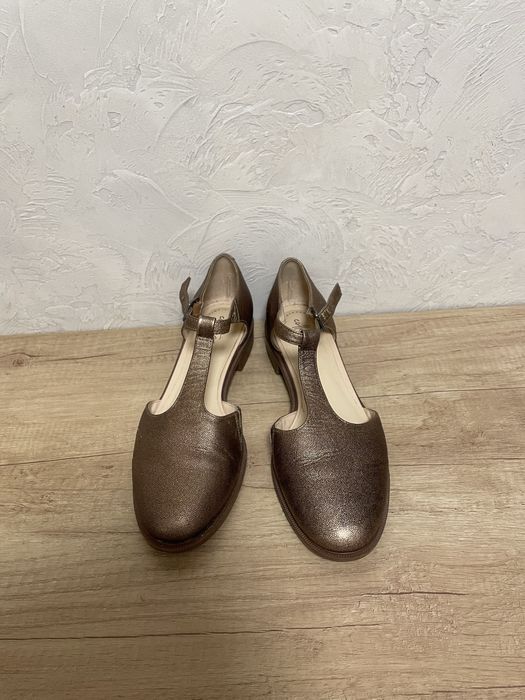 Золоті туфлі Clarks, 42 розмір, натуральна шкіра.