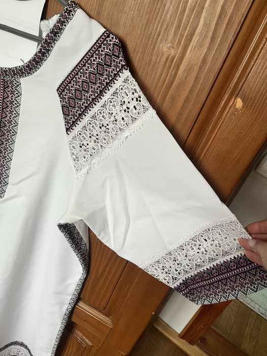 Продам вишиту сукню