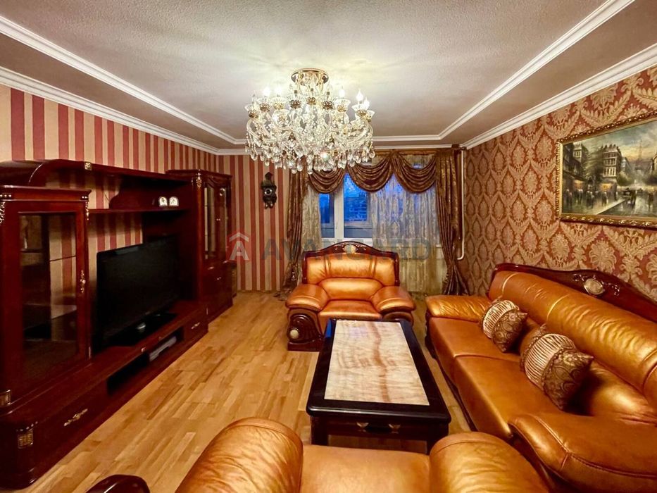 Розкішна 3-кім. квартира з видом на Дніпро, р-н Портовий