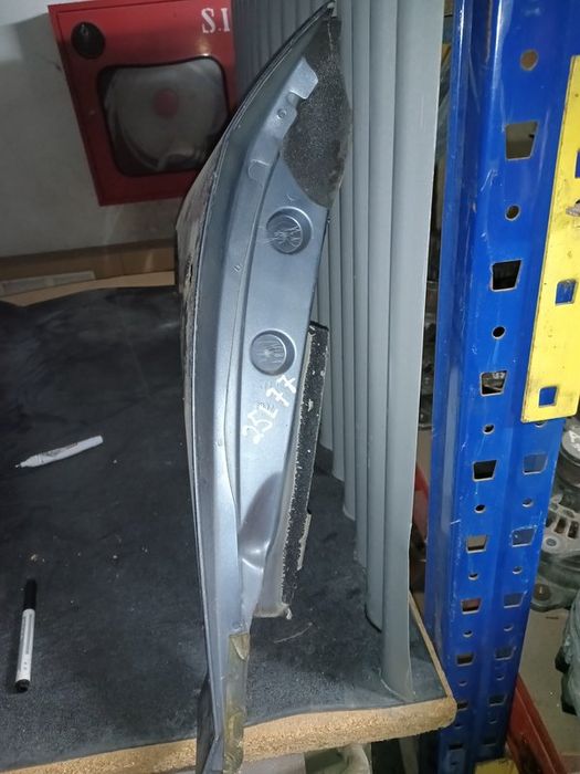 Guarda Lamas Peugeot 407 ESQUERDO  Cinzento