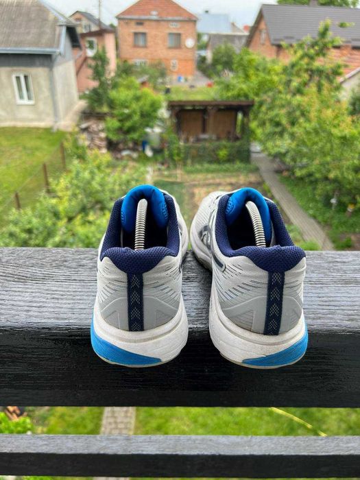 Кросівки ASICS GT-1000