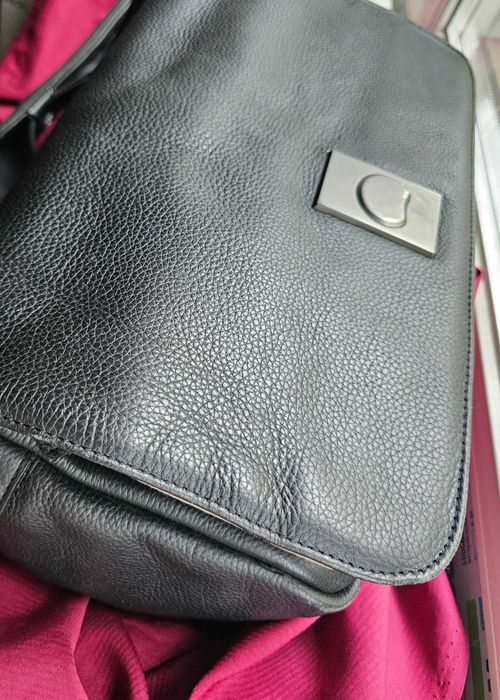 Продам новую кожаную сумку фотосумку Delsey кожа ( Франция )